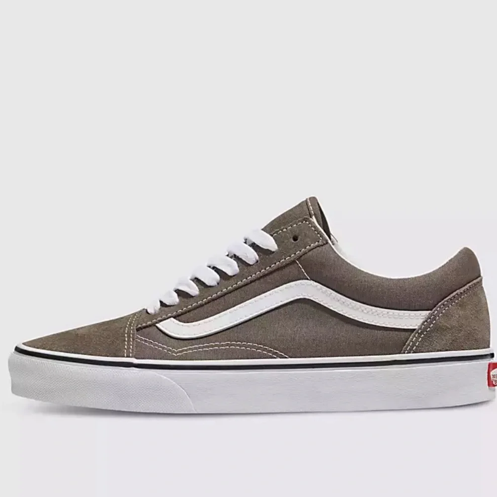 Vans Men’s Old Skool
Color Theory Bungee Cord
VN0005UF9JC
Sneakers - Picture 10 of 16